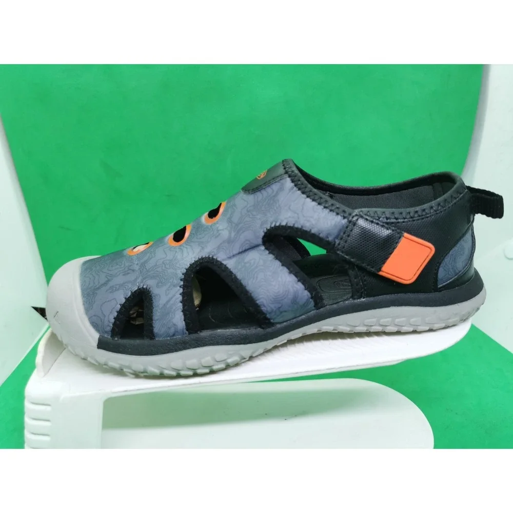 KEEN Stingray Closed Toe Sandals Black/Safety Orange Youth/ Men's Size 6